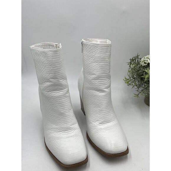 Altar’d State Retro White Faux Croc-Skin Ankle Boots Block Heel Side Zip Sz 10 - Picture 14 of 16